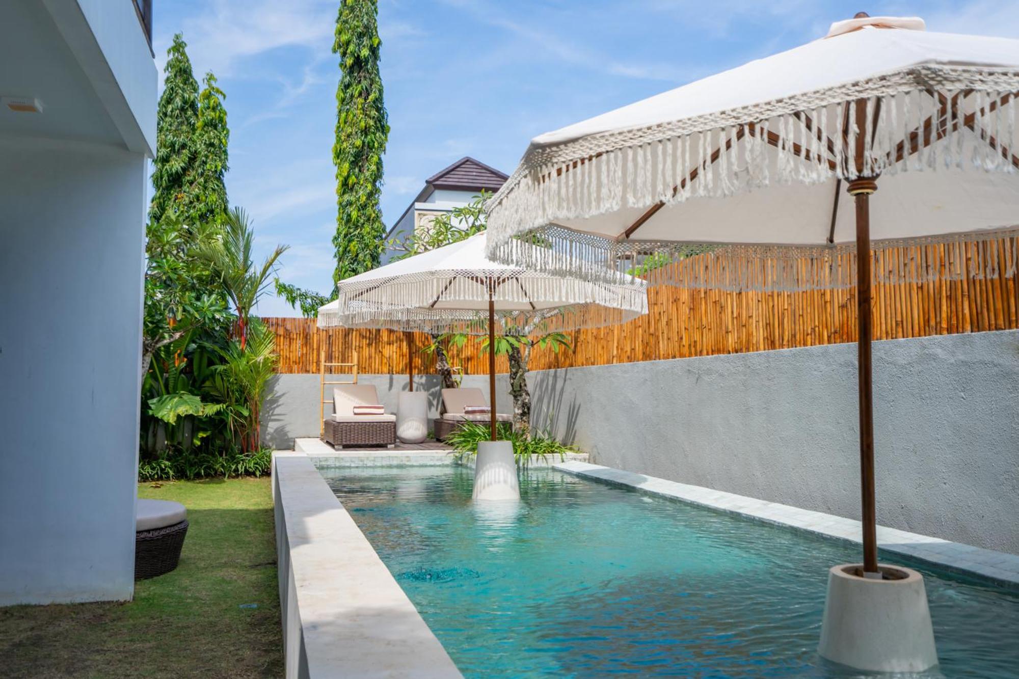 Skyfall Luxury Beach Villa Νούσα Ντούα Εξωτερικό φωτογραφία
